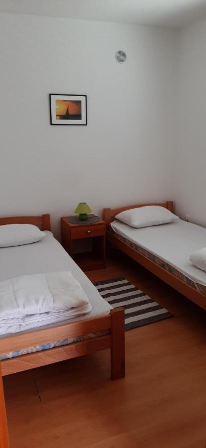 Villa Dobra Family Apartments Vir Eksteriør billede