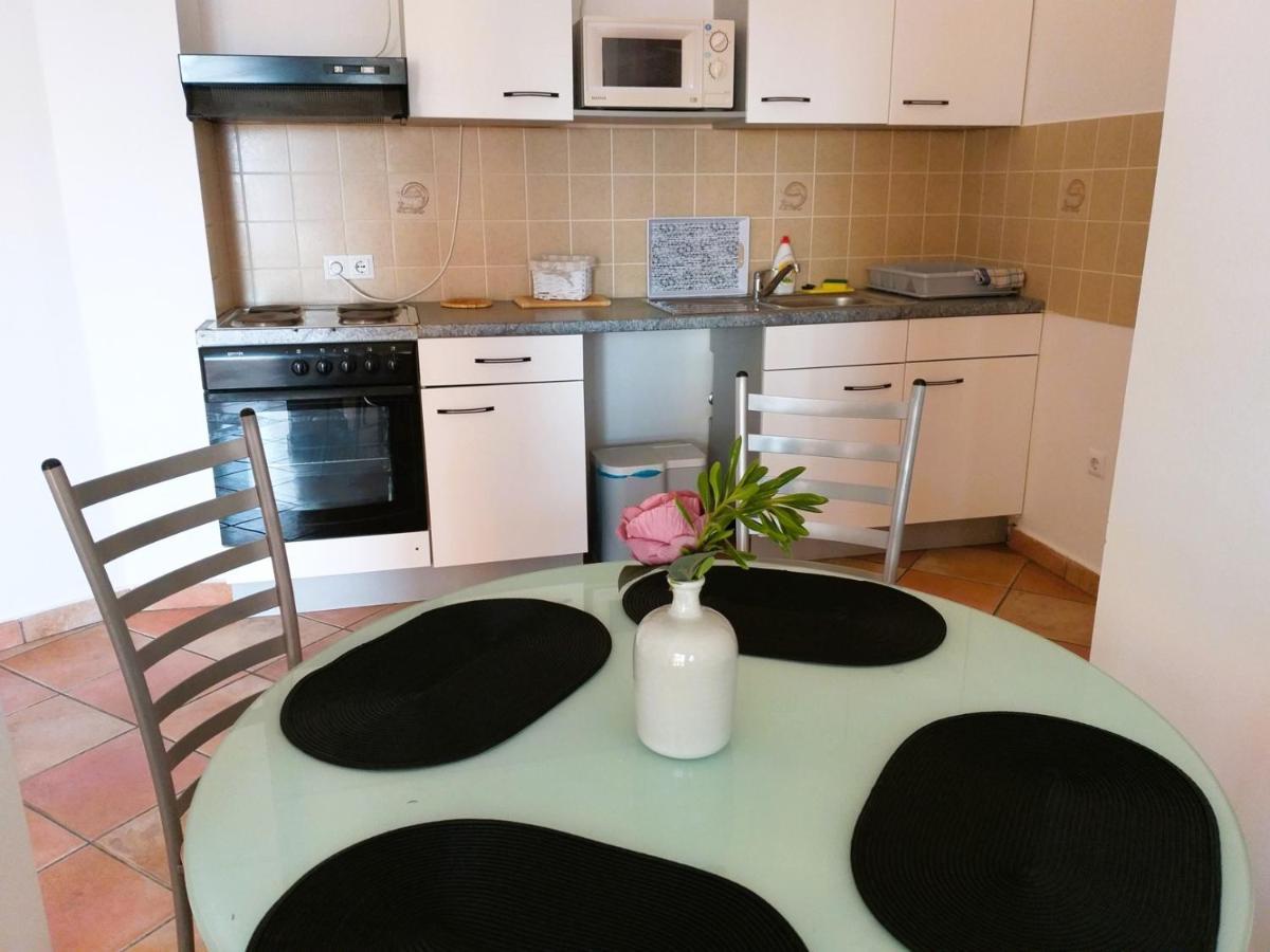 Villa Dobra Family Apartments Vir Eksteriør billede